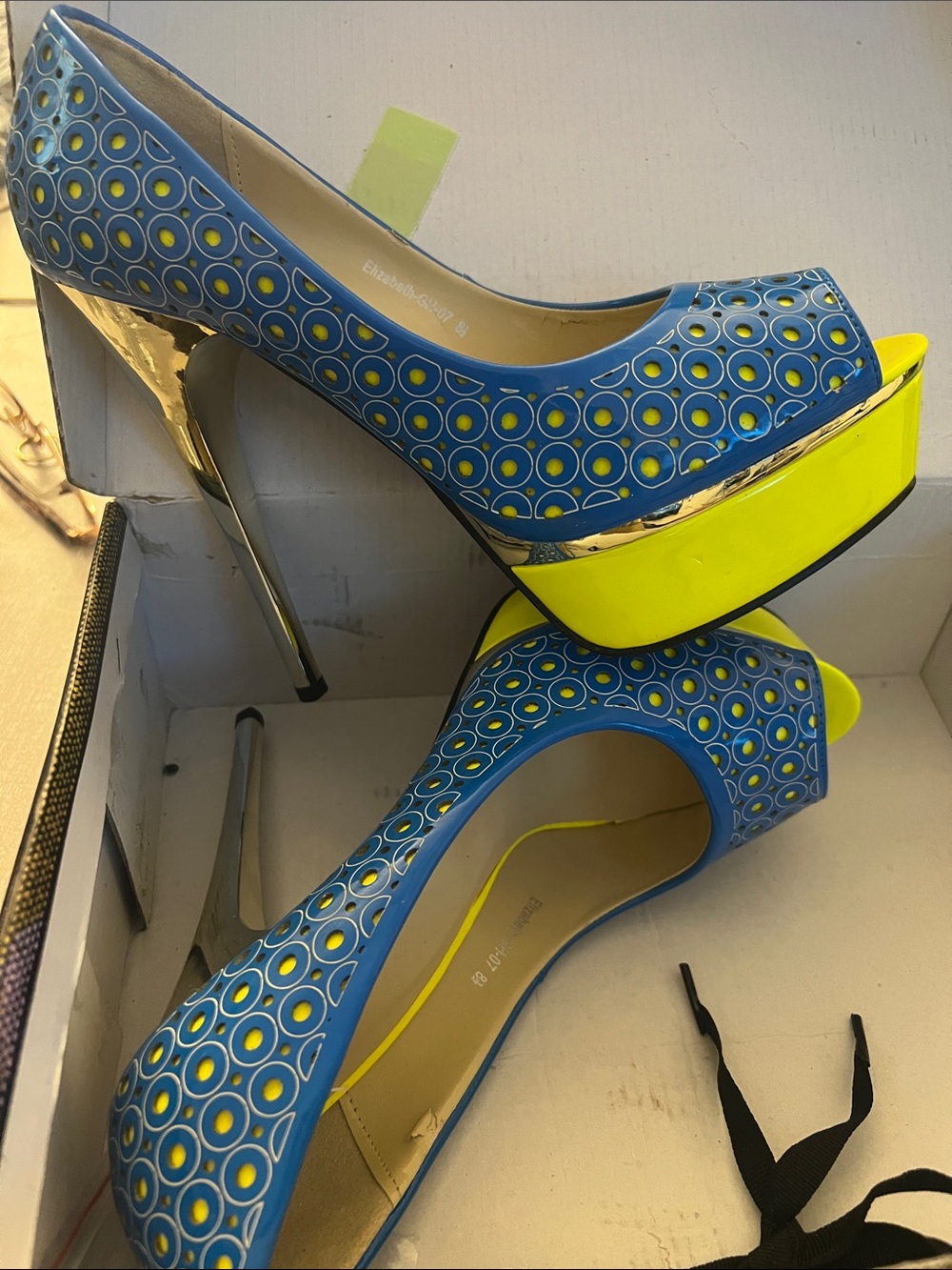 Caper Robbin Aqua Blue & Neon Yellow Peep-Toe Platform Pumps